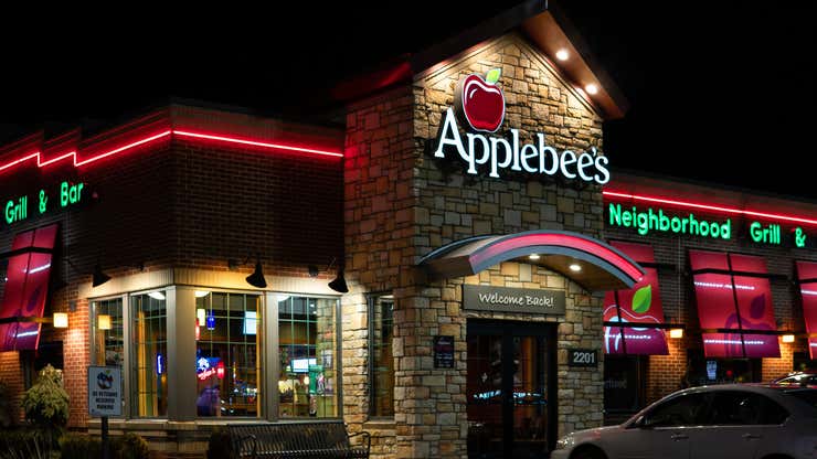 Image for Applebee’s Arrest Investigated After Police Cuff The Wrong Guy